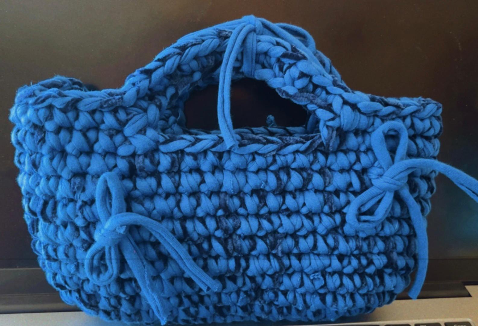 Borsa a Mano Blu con Fiocchi-Elegante e Femminile