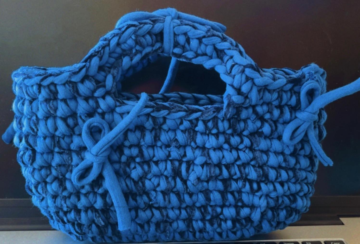 Borsa a Mano Blu con Fiocchi-Elegante e Femminile